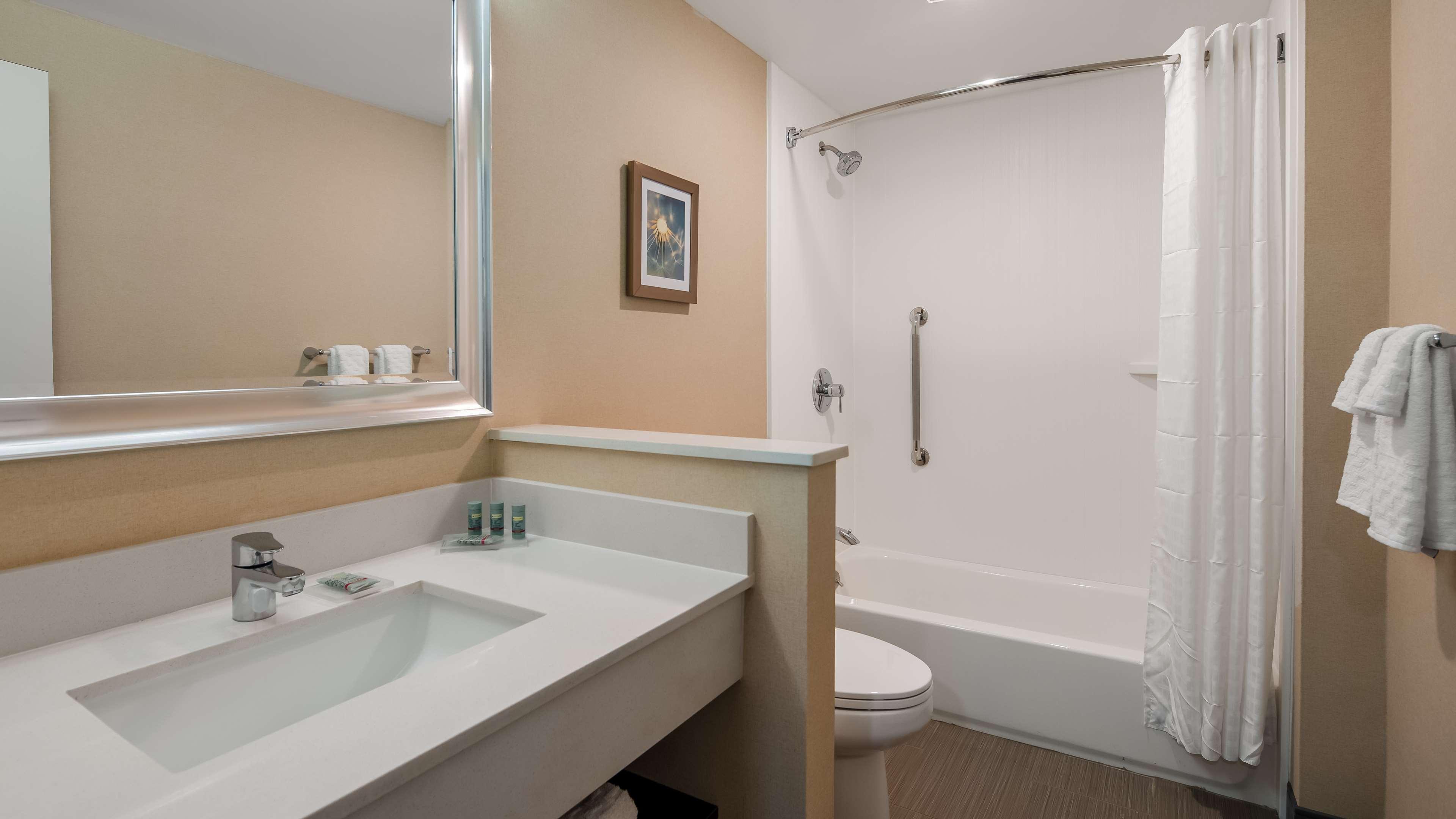 Best Western Hampshire Inn & Suites Сібрук Екстер'єр фото