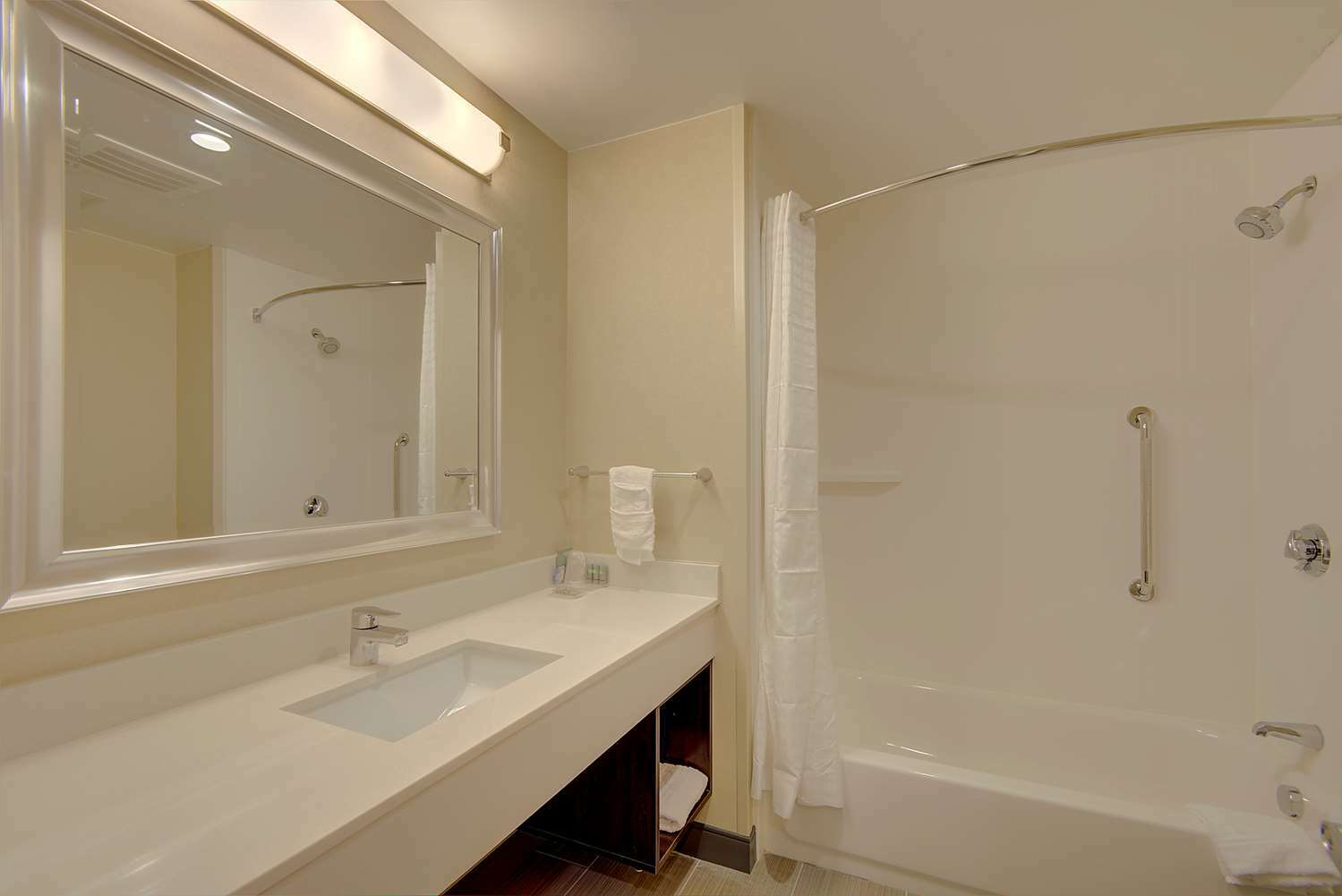 Best Western Hampshire Inn & Suites Сібрук Екстер'єр фото